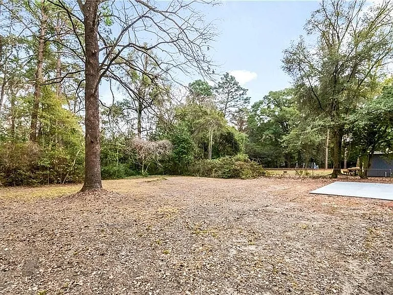 421 McQueen Ave — Photo 16