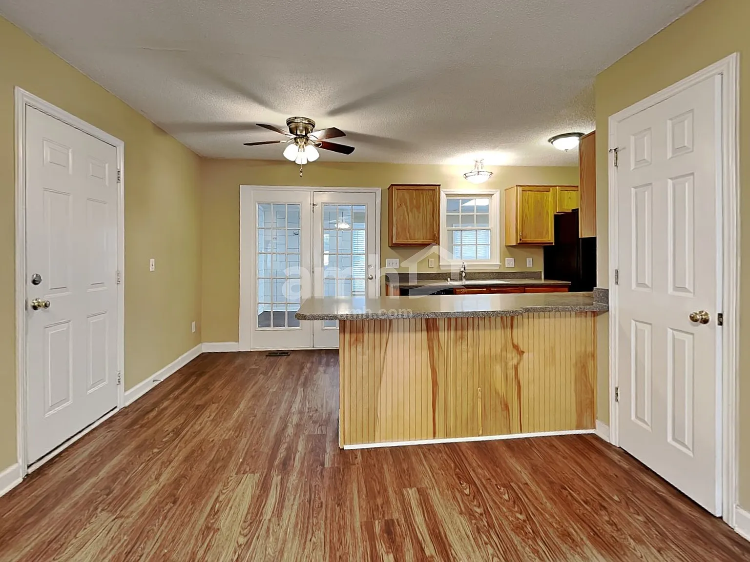4 bed, 2.5 bath, 1872 sqft, $2,250 — Photo 4