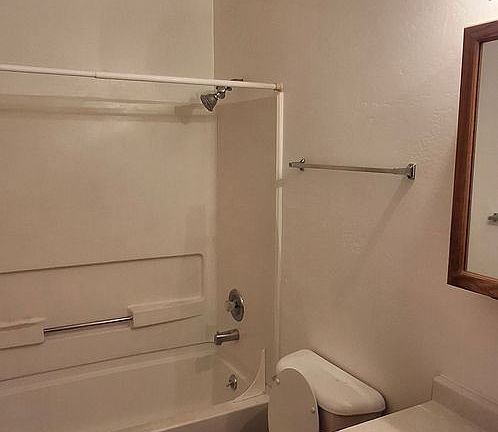 4th image of 901 W Denver Ave #15