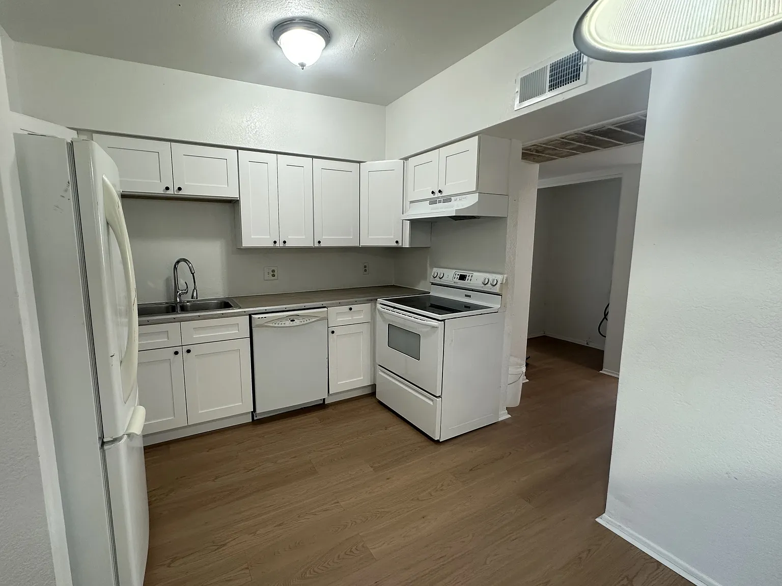 2844 E. Monte Cristo Avenue - 201 — Photo 2