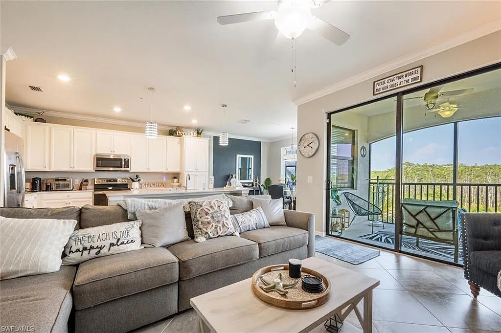 2 bed, 2.0 bath, 1232 sqft, $7,500 — Photo 2
