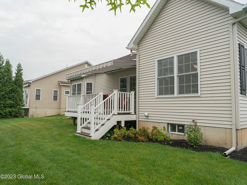 5th image of 18 Glen Meadow Drive
