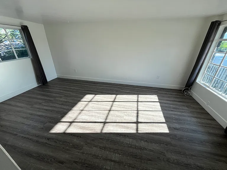 15-33 N Longfellow Ave #23 — Photo 3