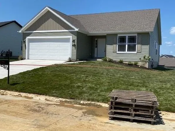 545 Lakewood Dr, Moscow Mills, MO 63362