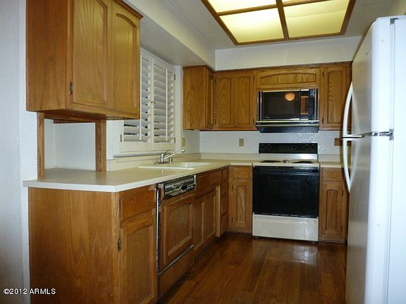 5th image of 5200 S Lakeshore Dr APT 104