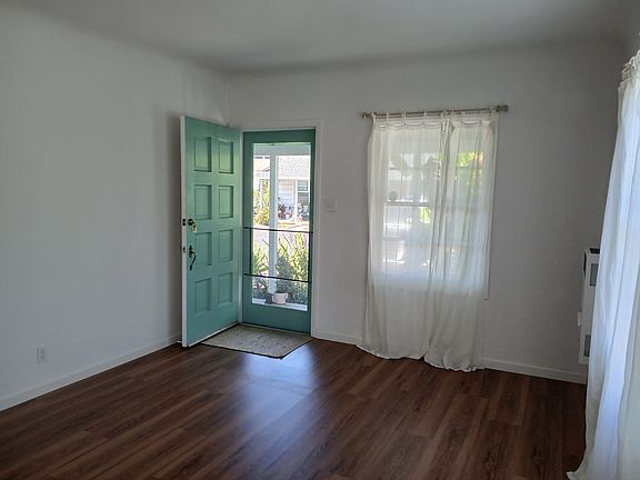 3rd image of 116 McCornick St #116