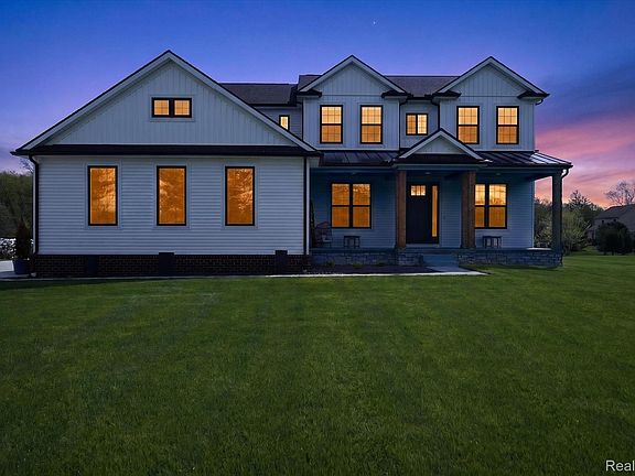 4th image of 27598 Green Valley Dr