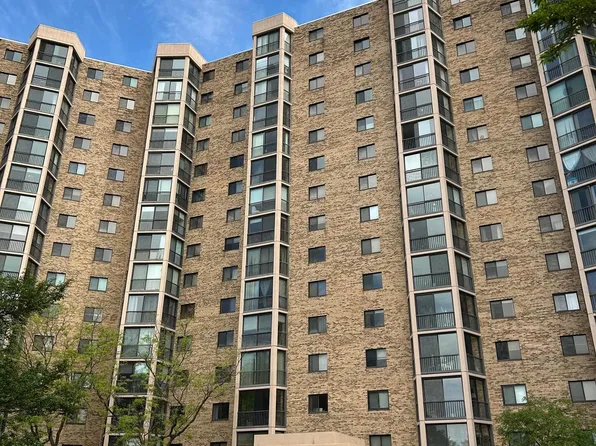 5901 Mount Eagle Dr APT 801, Alexandria, VA 22303