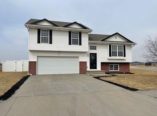 316 Kestrel Ct, Council Bluffs, IA 51501