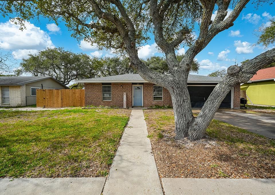1st image of 103 Pelican Ave