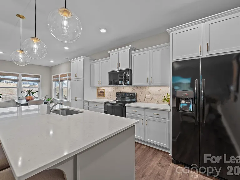 157 Montgomery Pl — Photo 9