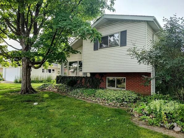 495 W Myrick Ave, Addison, IL 60101