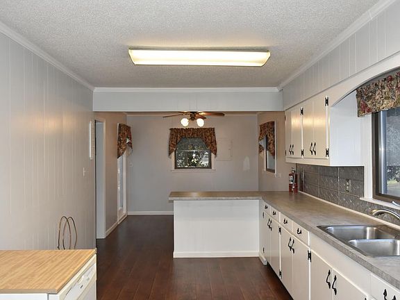 4th image of 313 Briarwood Cir