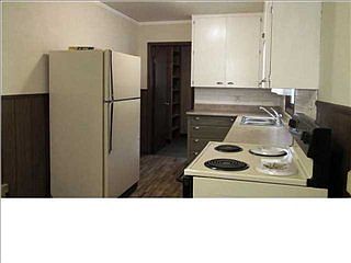 4th image of 901 W Sunrise Dr