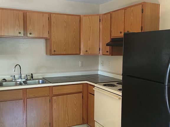 2nd image of 95 S Lowell Blvd