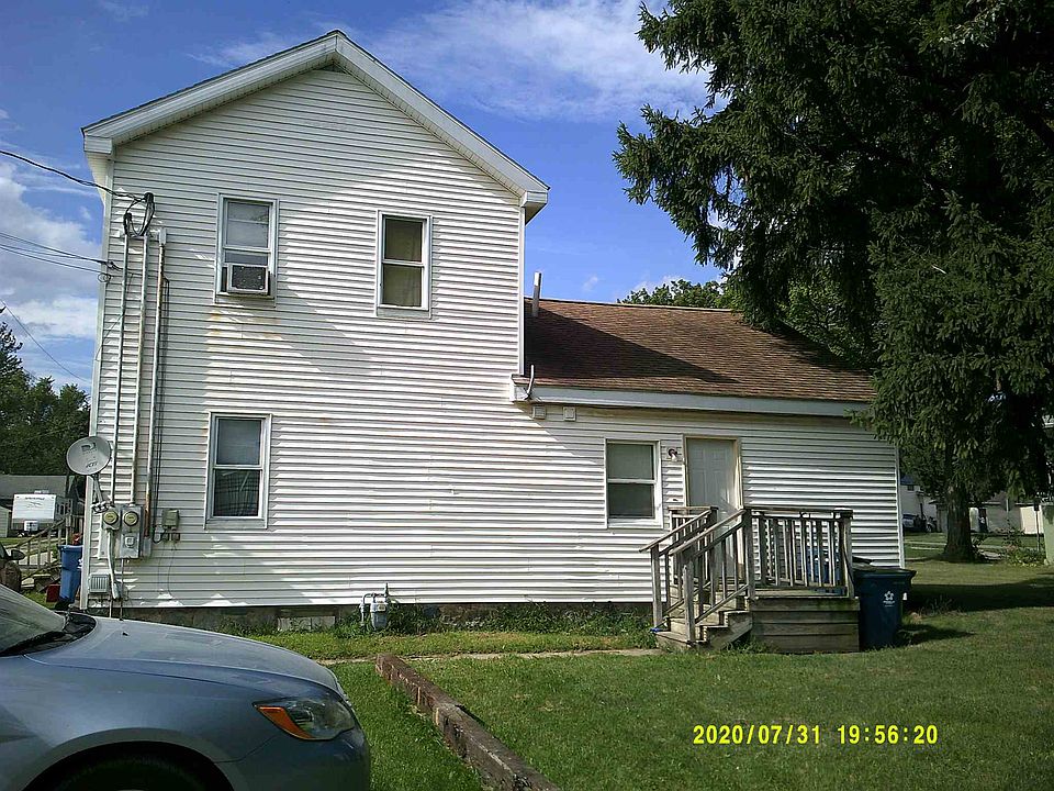 2nd image of 412 W North St