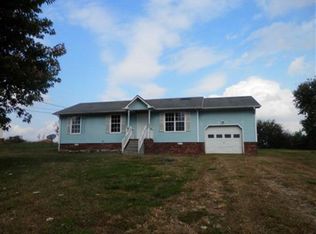 2076 Carneal Ln, Oak Grove, KY 42262