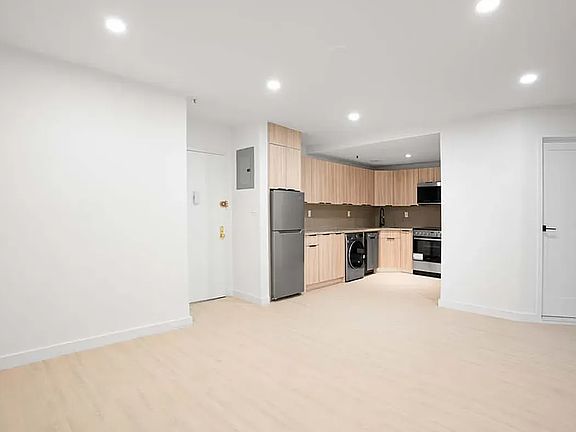 5th image of 1134 1st Ave APT 5R