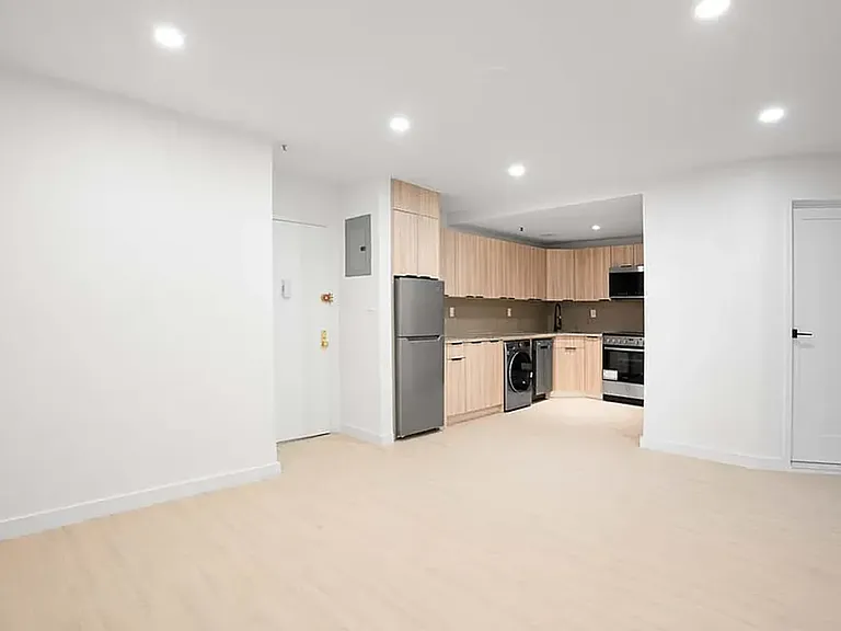 1134 1st Ave #5R — Photo 6
