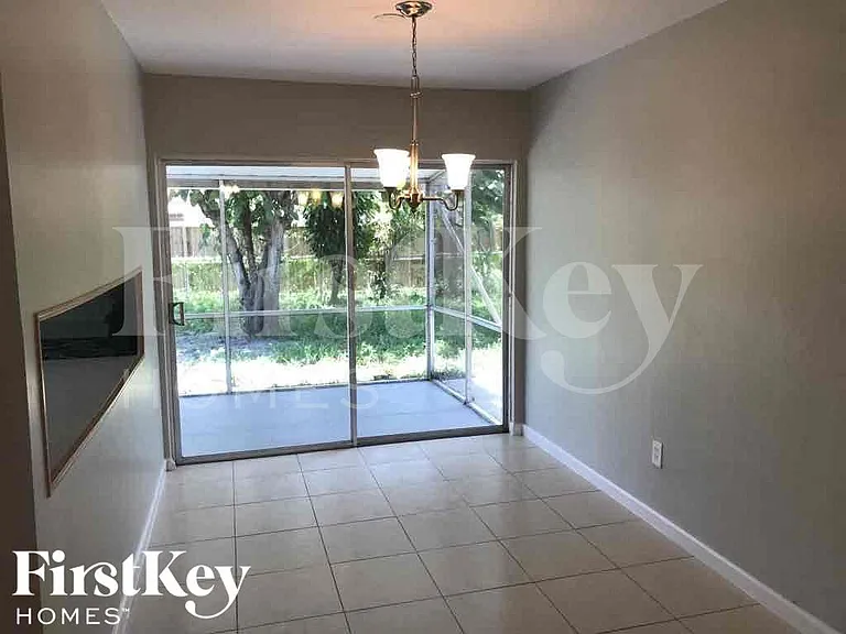 3430 N 72nd Ter — Photo 3
