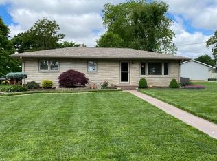 404 S 3rd St, Owensville, IN 47665