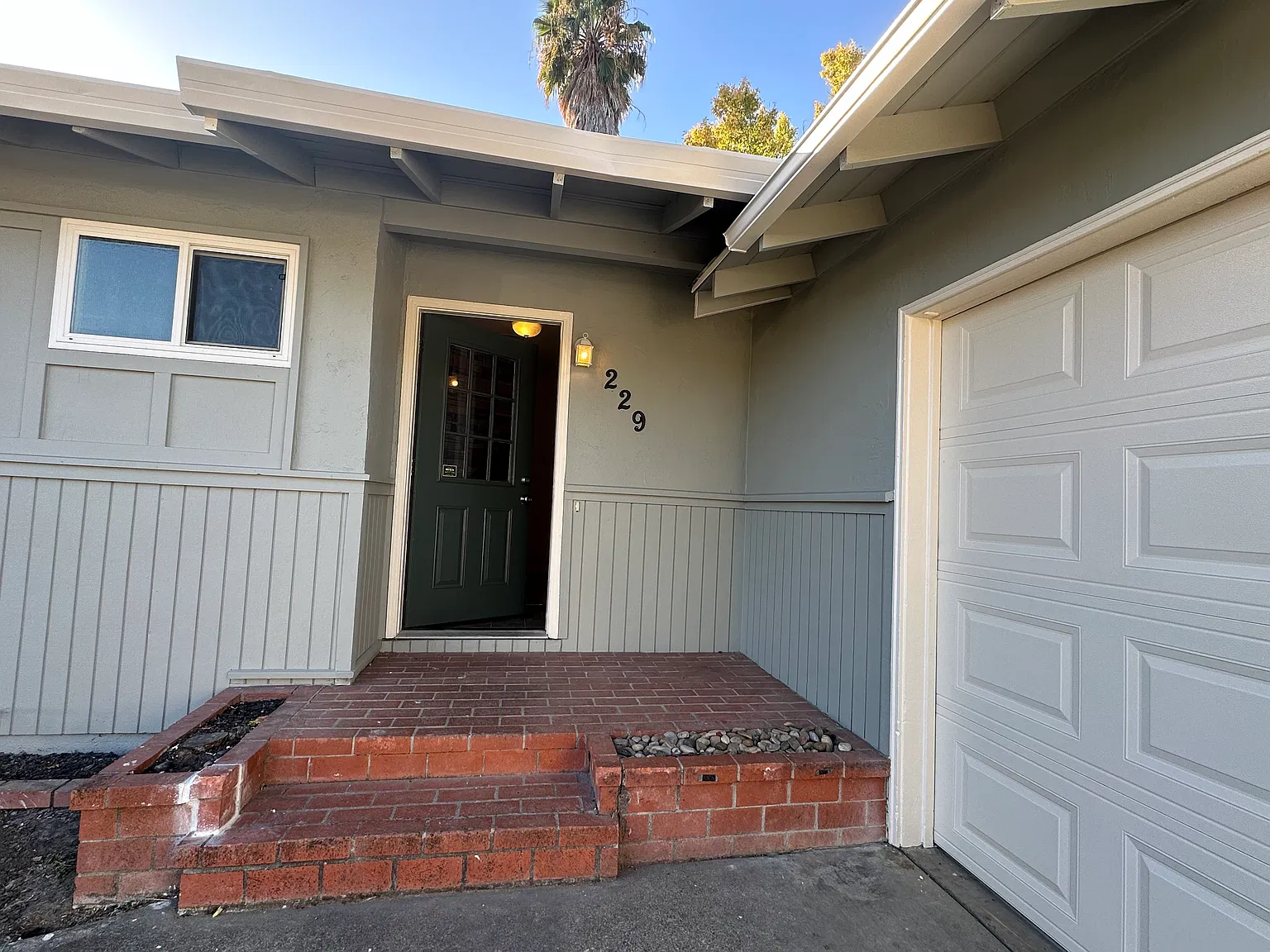 229 Steven Cir — Photo 2