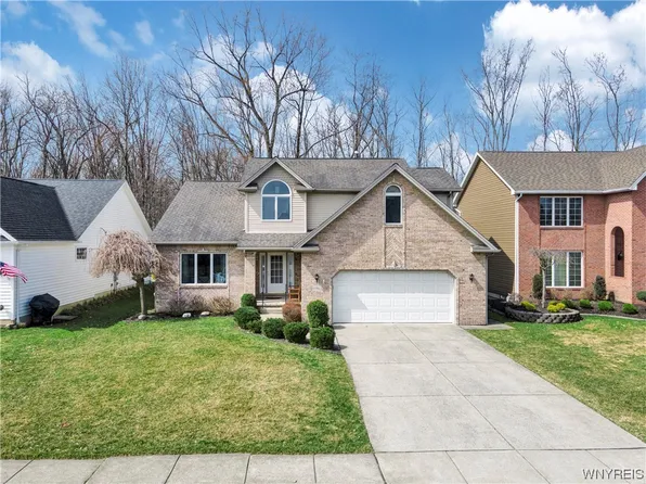 1186 Bowen Dr W, North Tonawanda, NY 14120