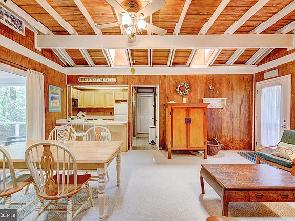3rd image of 420 Weigand Ave