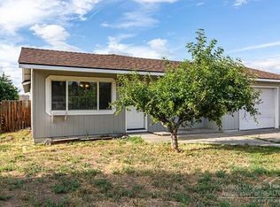2547 SW Glacier Pl, Redmond, OR 97756