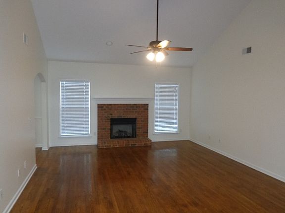 2nd image of 399 Meigs Dr