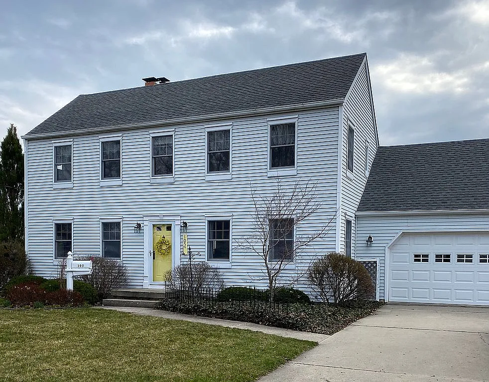 105 Hart St photo 1