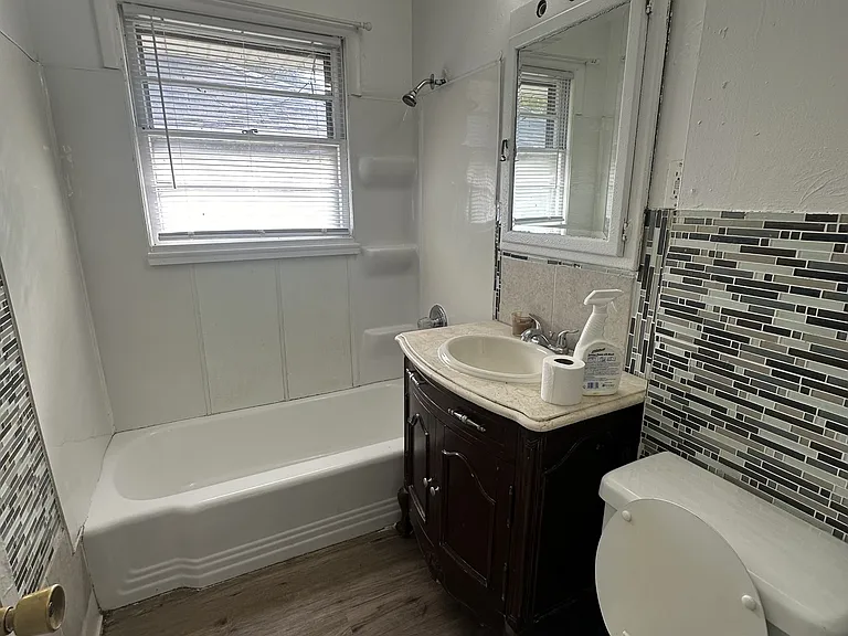 1115 N Winnebago St #1 — Photo 6