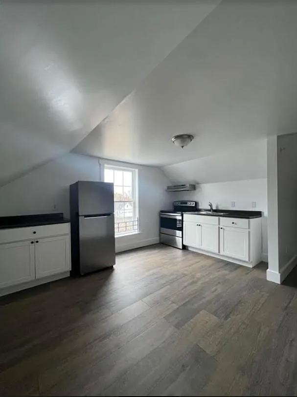 1 bed, 750 sqft, $1,850 — Photo 2