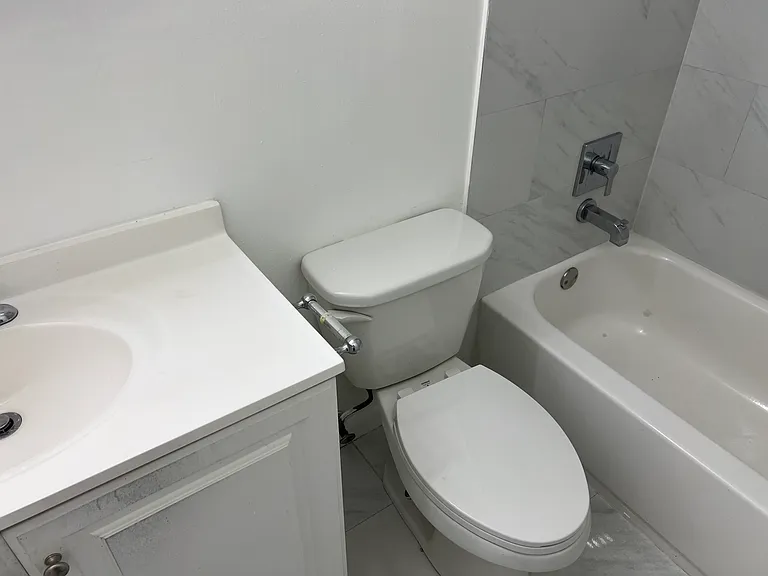 1115 SW 2nd Ct #1 — Photo 13