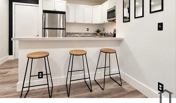 3 bed, $2,300 — Photo 4