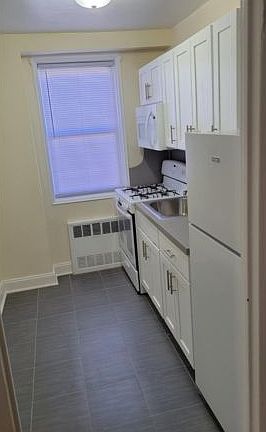 3rd image of 8855 Bay Pkwy #Z6l