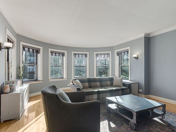 3rd image of 6524 N Campbell Ave