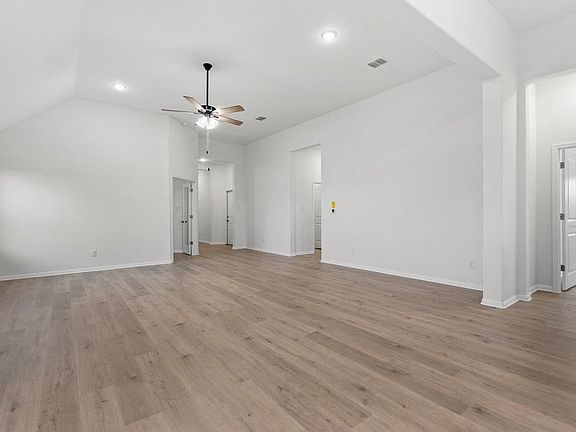 4th image of 13013 Ditka Dr