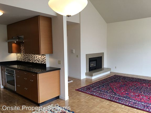 5th image of 707 Castro St APT 3