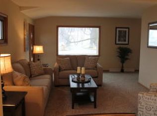 8874 S 68th St, Franklin, WI 53132