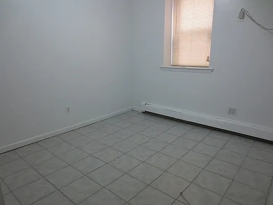 Rented by Robyn Lee, LREB | media 10