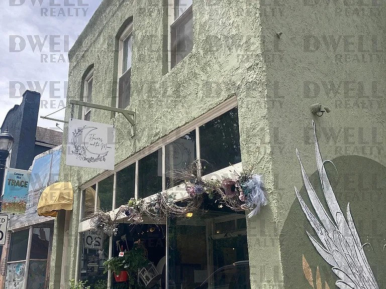 10 Ruxton Ave — Photo 11