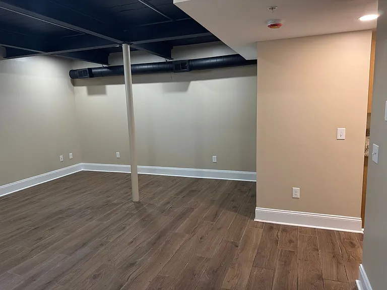 330 Linden Ave — Photo 16