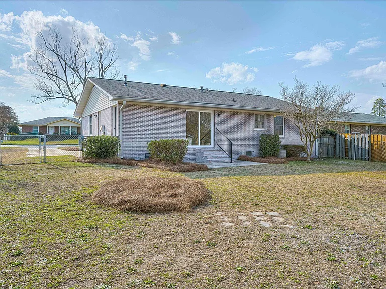 254 Hinman Dr — Photo 29