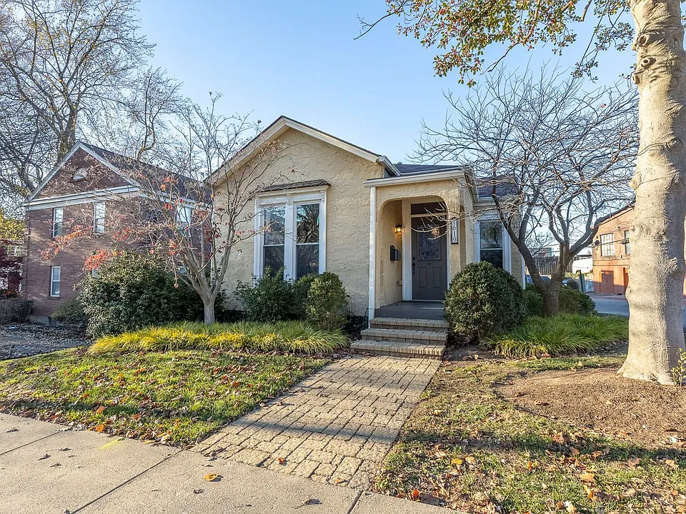 1619 Ellwood Ave