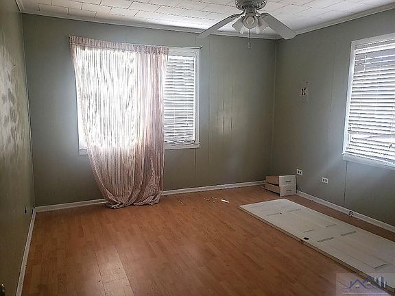 4th image of 607 General Patton St