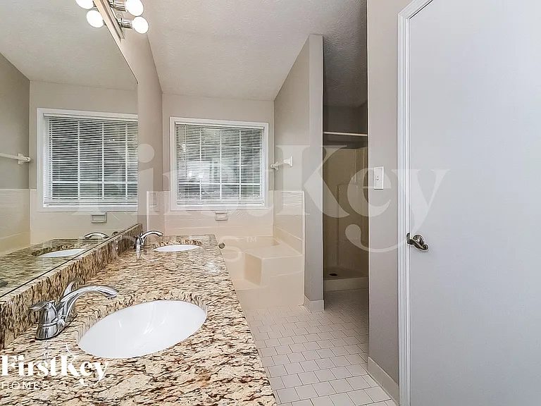 4745 Roswell Mill Dr — Photo 11