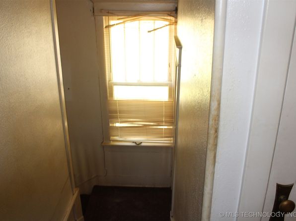 512 N 4th St, Henryetta, OK 74437