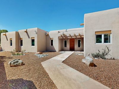 8 Calle Margosa, Santa Fe, NM, 87508