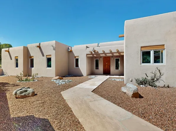 8 Calle Margosa, Santa Fe, NM 87508